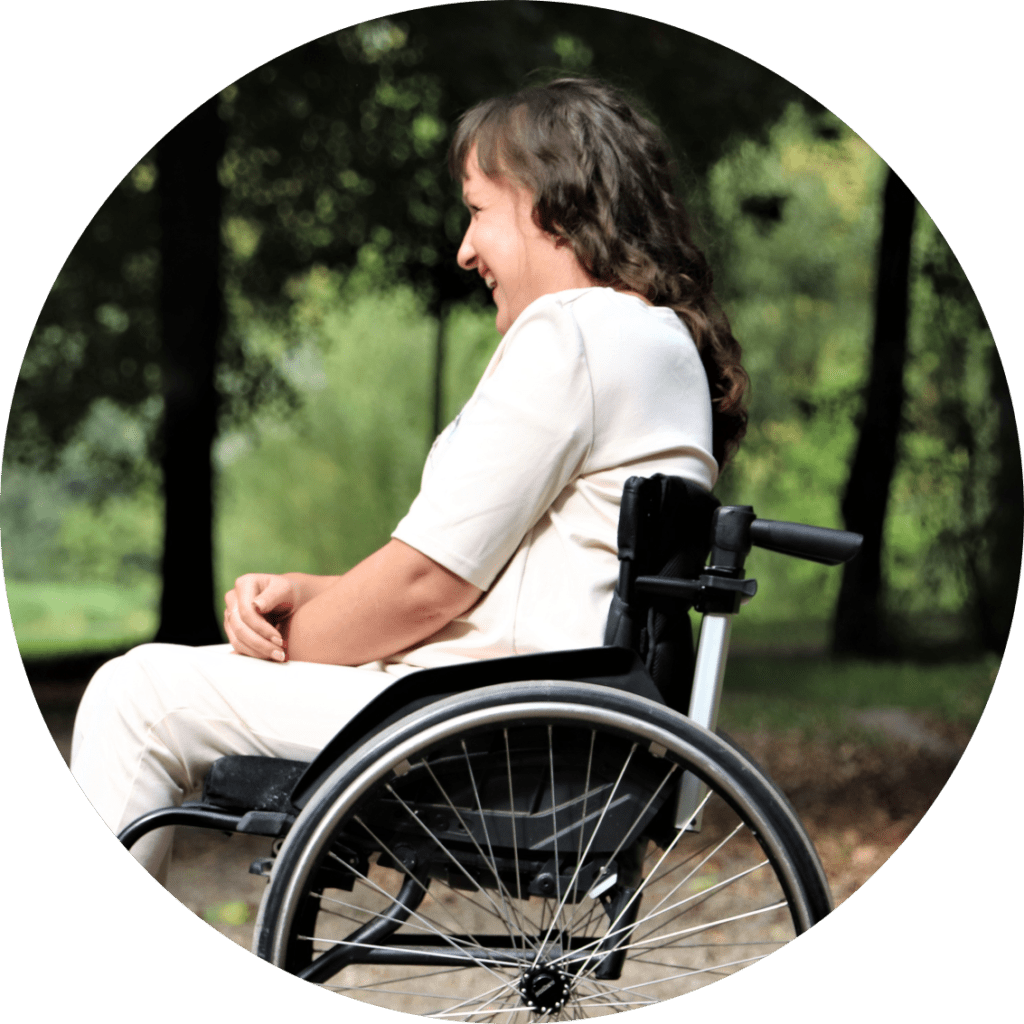Frau im Rollstuhl Suderburg Rollstuhlmode Rolling Buttons Hilfe Rollstuhldecke Rollstuhlschlupfsack Schlupfsack Rollstuhlwickeldecke